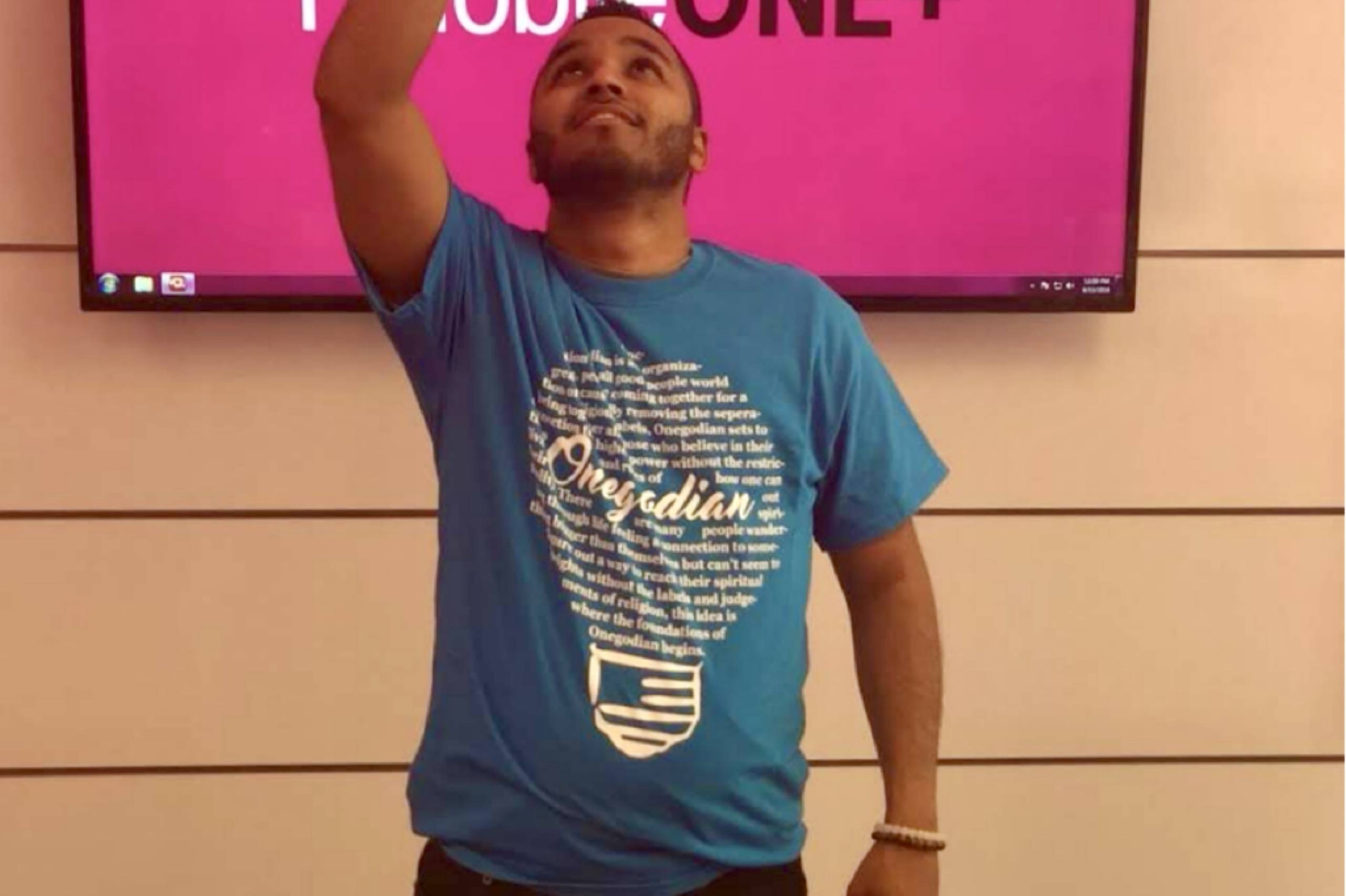 Onegodians Wearing The Idea!
